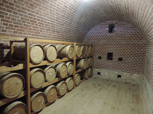 06 Originalpulverfaesser.JPG