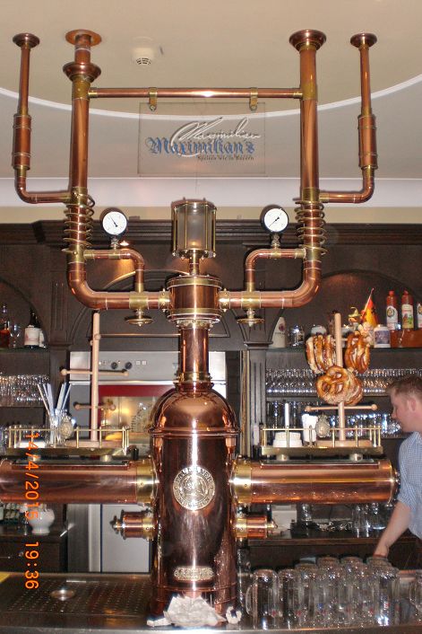 Blickfang im -Maximilians-.JPG