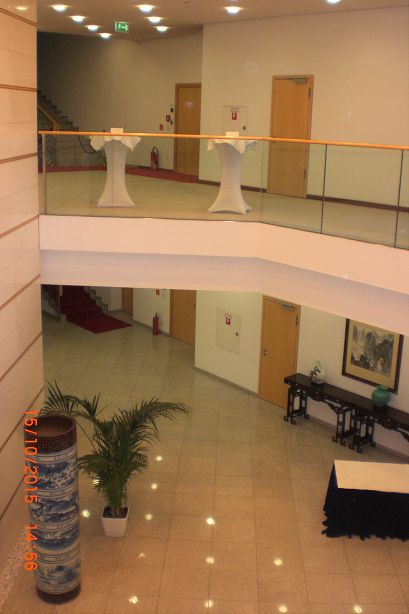 Oeffentlicher Bereich der Botschaft.JPG