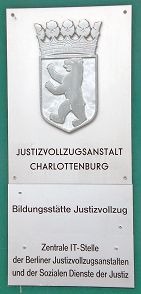 Tafel Eingang JVA.jpg