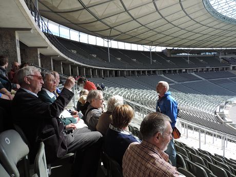 Blick von der Ehrentribuene.JPG