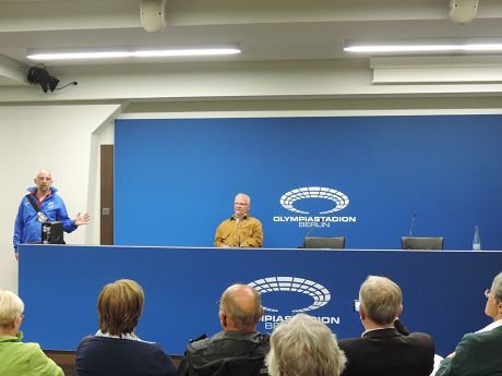 Der neue Herthatrainer.JPG