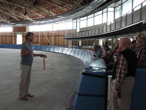 k-15 Eislaufhalle 01.JPG