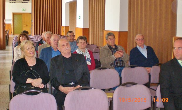 Aufmerksame Zuhoerer.JPG