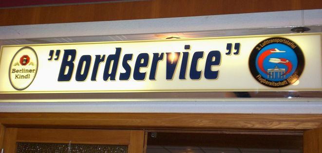 Im Bordservice gibt es nicht nur Bier.JPG