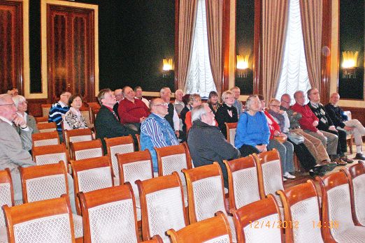 Im Veranstaltungssaal,.jpg