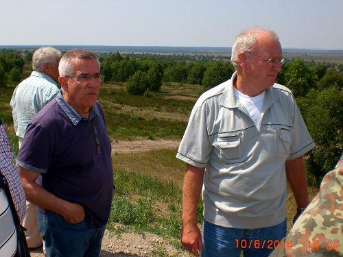 OTL a.D. Doebel und O a.D. Werdermann, re. sichtlich beeindruckt.JPG