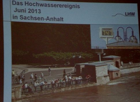 Pegelstand 7,47 m, noch sind ein paar Zentimeter Luft.JPG