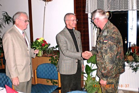 Ehrung O a.D. Schartner -Mitte-.JPG