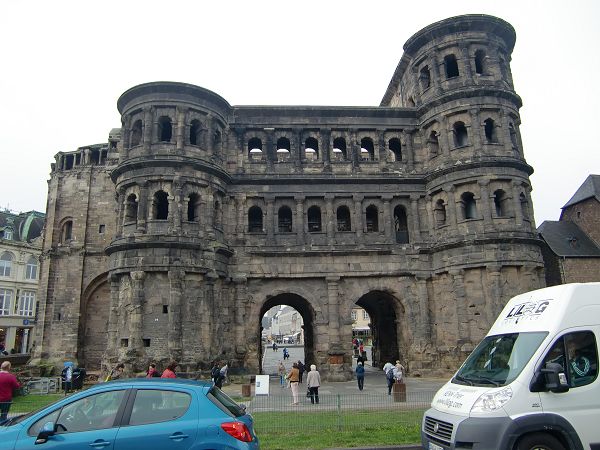 k-04_Porta Nigra in Trier.JPG