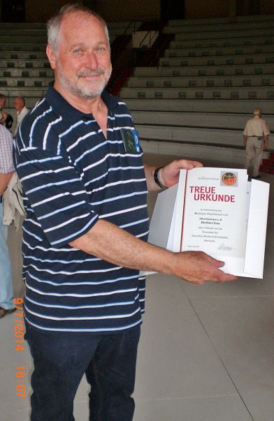 OTL a.D. Zens - 40 Jahre Mitglied.JPG