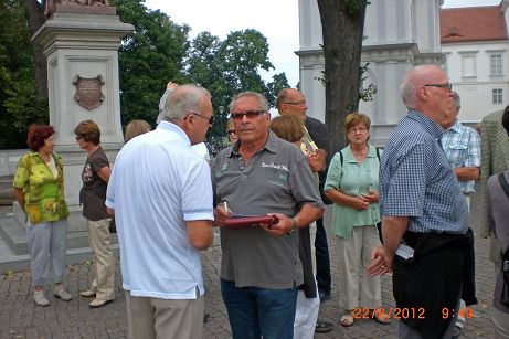 Lagebesprechung-Vorsitzender G. Werdermann und Organisator M. Kuester.JPG