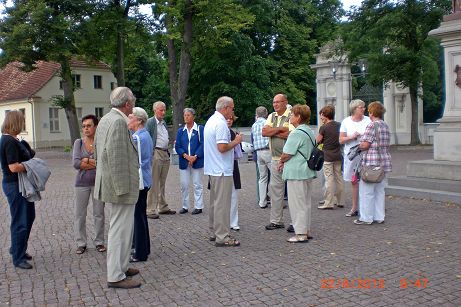Sammeln auf dem Schlossplatz.JPG