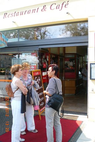 Was gibt es wohl zum Mittagessen.JPG