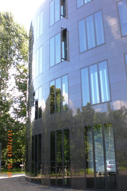 Außenansicht des Bundespraesidialamtes.JPG