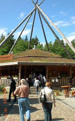 Hier gibt es Kaffee und Kuchen.JPG