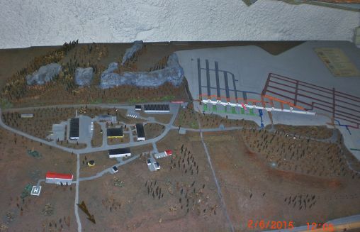 Schema der Harz-Kaserne, oben rechts die angedeutete Untertageanlage.JPG