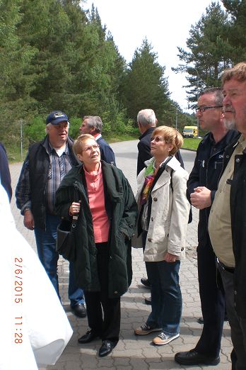 Warten vor der Untertageanlage.JPG