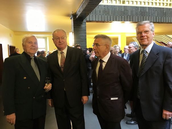 Gruppenfoto-Die Kameraden K.-H. Cohrs, G. Werdermann, S. Doebel, H. Eberl -v. li.-.JPG