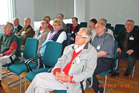 Offensichtlich ein interessanter Vortrag.JPG