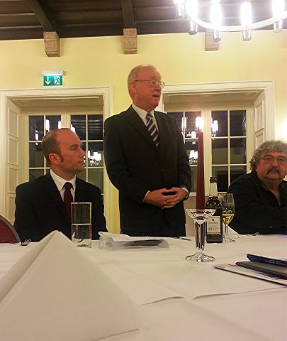 01 Vorsitzender G. Werdermann traegt Rechenschaftsbericht vor.jpg